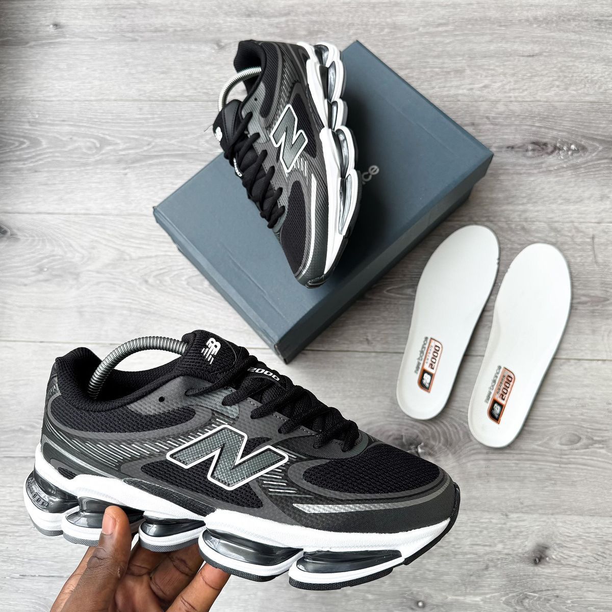 New Balance 2000